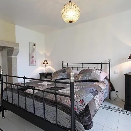 Avec Charme Historique, 5 Chambres, Vaste Jardin - Fr-1-497-118 *