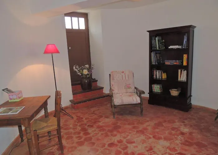 Avec Charme Historique, 5 Chambres, Vaste Jardin - Fr-1-497-118